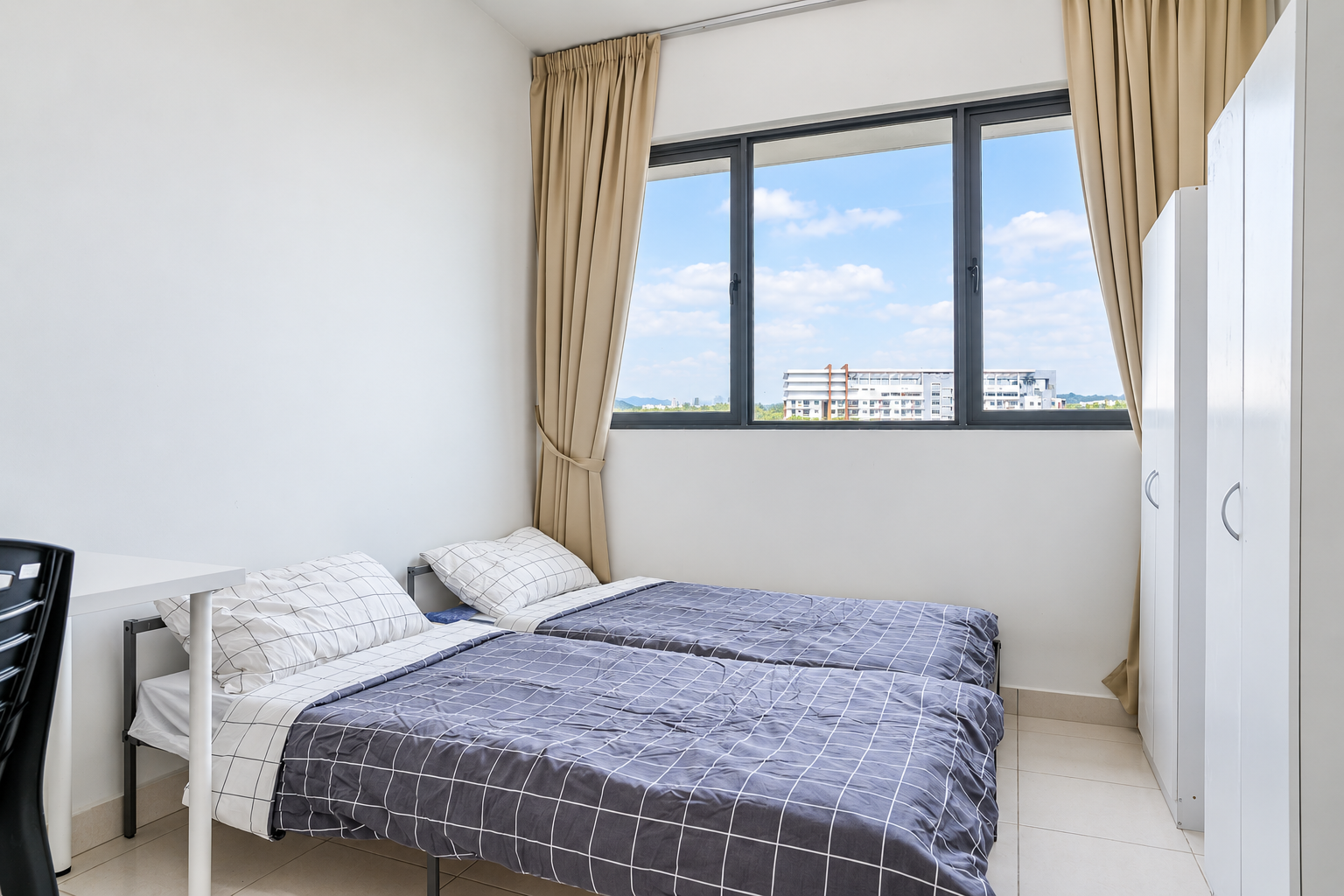Master Room · Queen Bed · Ensuite